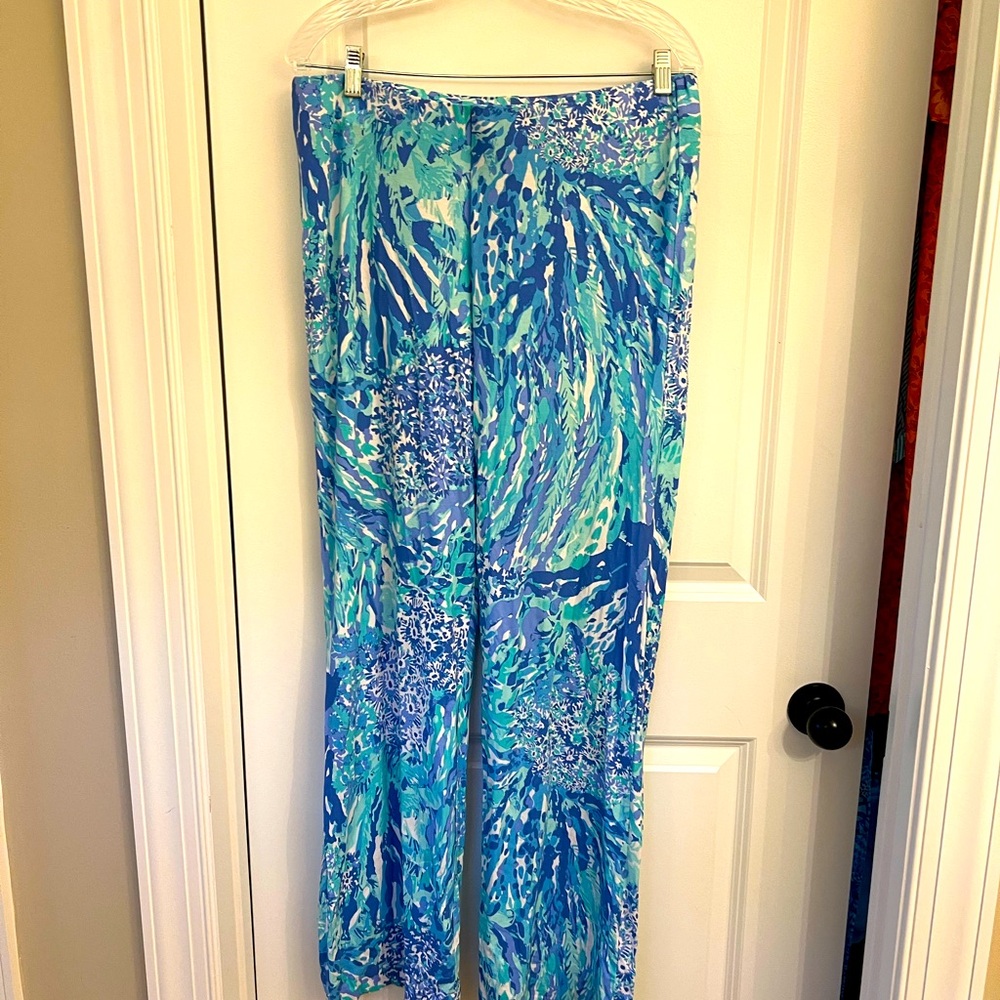 Beautiful Lilly pull on, mid rise, blue palazzo pants.